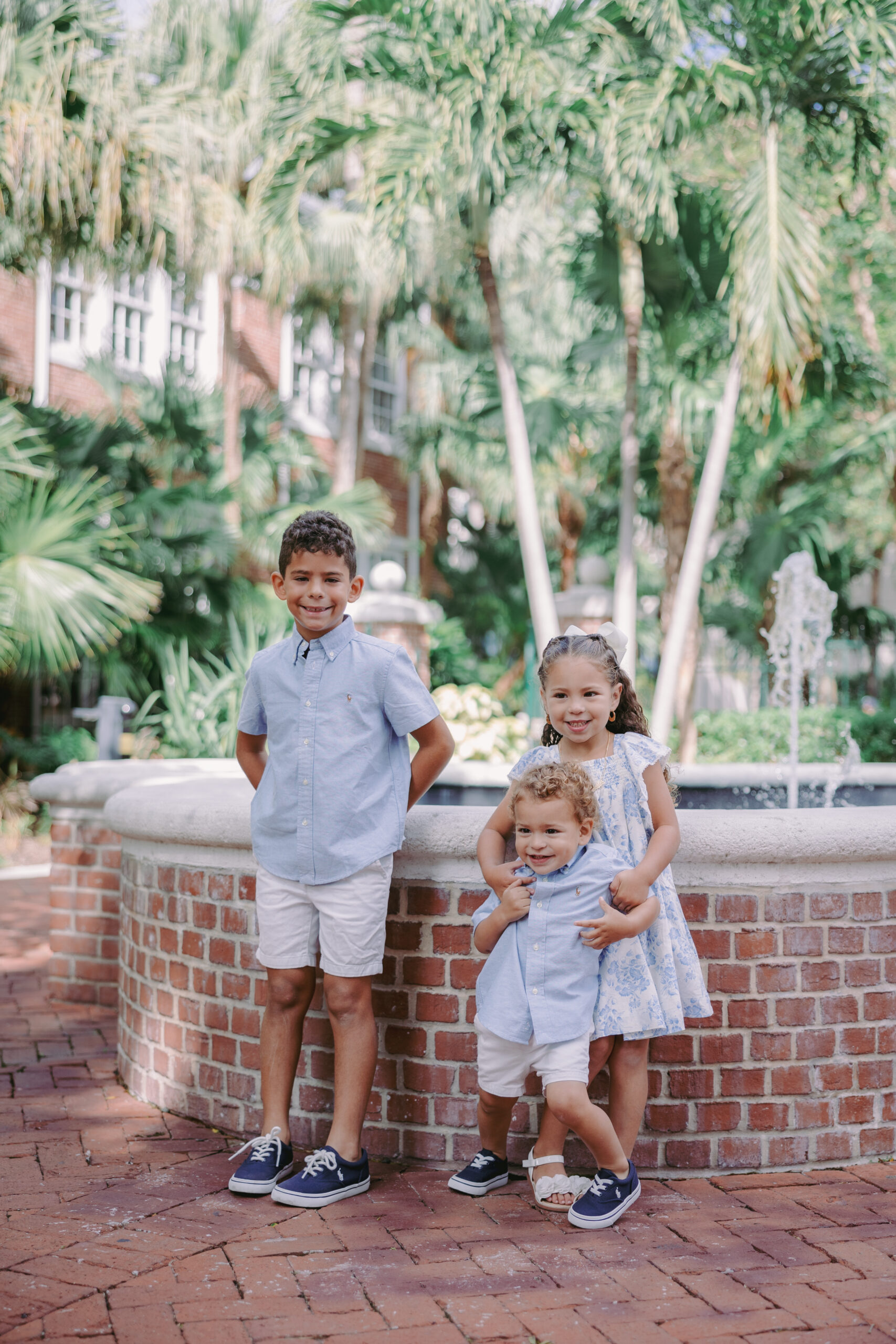 Key West family photographer candidly capturing kids playing